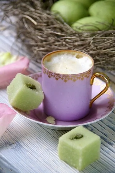 Рождественский пунш с имбирным элем, хересом, молоком и бренди