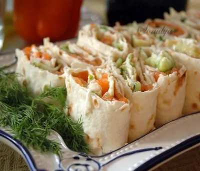 Рулет из семги и сыра