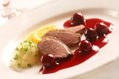 Вишневый соус к утке с бренди и орехами пекан