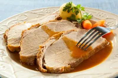 Ветчина по голливудски с яблоками и горчицей