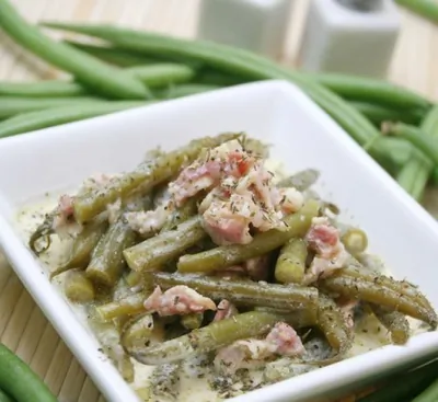 Зеленая фасоль с беконом и каштанами