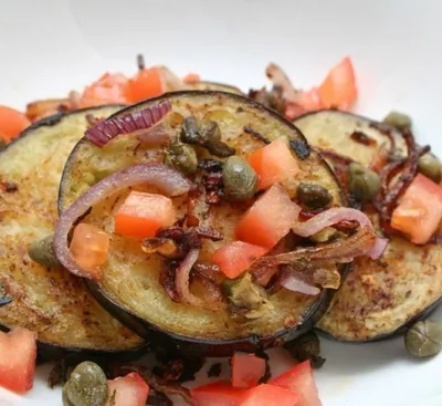 Баклажаны на гриле с сальсой