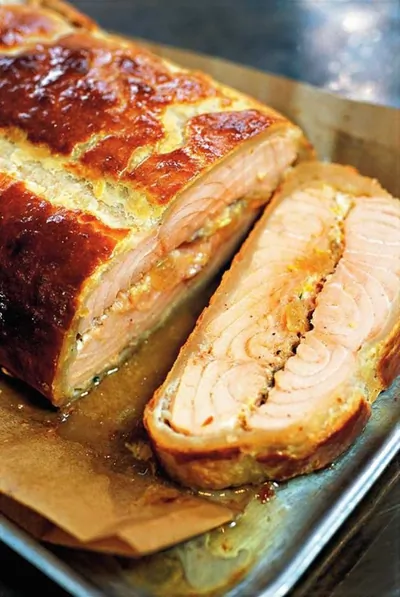 Семга, запеченная с травами и карамелизованным лимоном