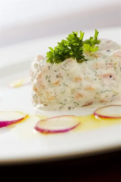 Копченый лосось в сливочном креме