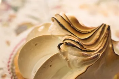 Меренги мокко с миндалем