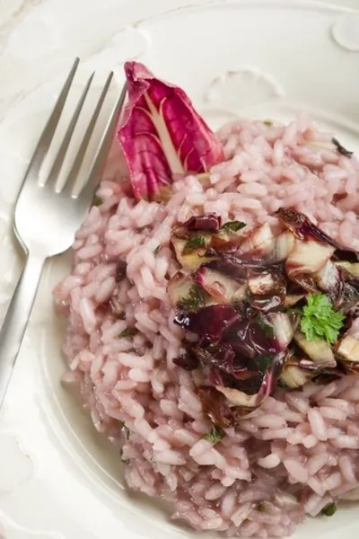 Розовое ризотто с радиккьо и красным вином