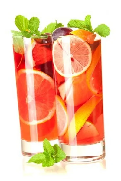 Компот из красных апельсинов, грейпфрутов и граната с белым вином и шерри