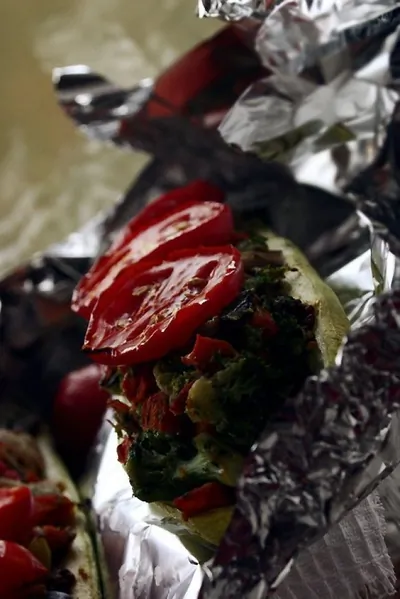 Цукини, запеченные с брокколи, грибами и морковью