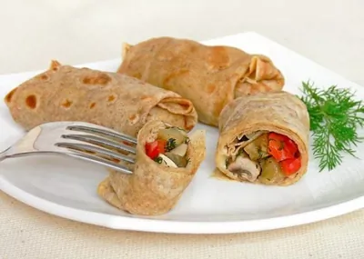Ржаные блины с запеченными овощами