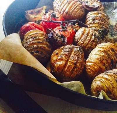 Запеченный картофель в крупной соли