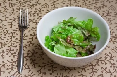 Зеленый салат с лимонным винегретом