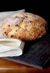 Ирландский хлеб из пресного теста