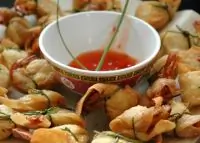 Вонтоны с креветками с джемом из чили