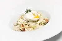 Рис с яйцом пашот