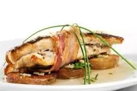 Тунец бонито с беконом