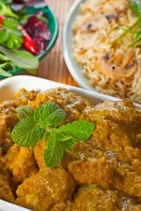 Свинина на пару с овощным карри