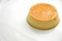 Горячий лимонный пудинг с яблочным соусом