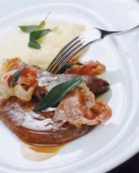 Пивные оладьи с беконом и сыром