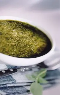 Сладкая заправка с базиликом