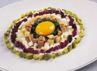 Тартар из норвежской сельди с яичным желтком