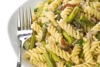 Салат нисуаз с пастой