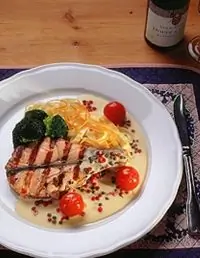 Норвежская семга на гриле с пастой тальятелли