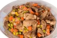 Говядина с соевым соусом и овощами