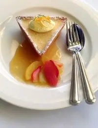 Сладкий картофельный пирог с карамельной глазурью