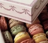 Шоколадно-миндальные пирожные макароны