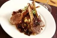 Баранина с луковым мармеладом