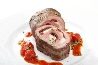 Стейки с боккончини и вялеными томатами