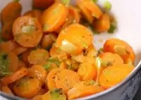 Морковь, запеченная с кориандром