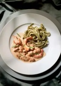 Лобстер под соусом морней