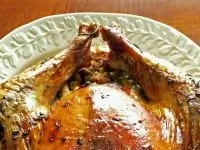 Гусь, фаршированный гречневой кашей и грибами