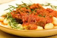 Картофельные ньокки с соусом из томатов и базилика