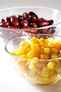 Салат из фасоли и кукурузы