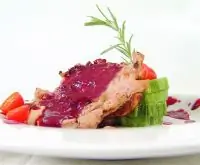 Свинина в брусничном соусе