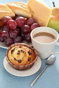 Виноградные кексы с десертным вином Vin Santo