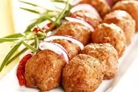 Рубленые куриные котлеты с грибами и зеленым базиликом