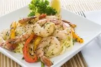 Паста с креветками и лимоном