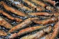 Жареные сардины с салатом из апельсинов и фенхеля