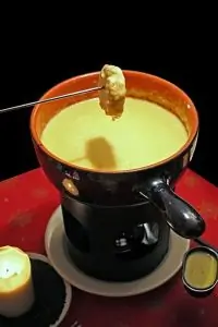 Сырное фондю с овощами