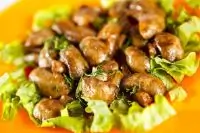 Салат из свежих шампиньонов и мяты