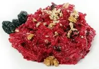 Салат из свежей моркови и свеклы