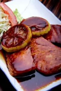 Форель на пару с клюквенно-медовым соусом