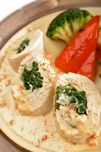 Куриный рулет с крабом