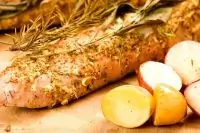 Жареная свиная вырезка в крупной соли и специях