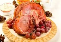 Ветчина в глазури из бурбона, патоки и орехов пекан