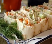 Рулет из семги и сыра