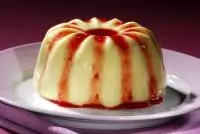 Гранатовая панна-котта с пахтой